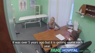 Szarlatan orvos forrón megdolgoztatja a vékony szőke punciját
