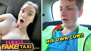 Nagycsöcsű szőke fake taxiban baszva
