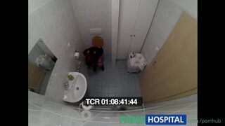 Tini tetovált szuka doktornak élvező baszása