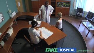 Szőke paciensek megmenti a számlát egy forró szopással