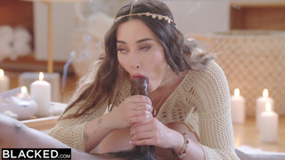 Aria Lee mohón falta az óriás fekete farkat