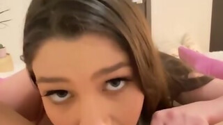 Alyx Star nyalja Jazmin Luv nedves lyukát