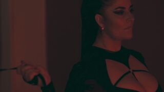 Kathalina777 vadul meghódítva egy dögös latin milf kemény uralma alatt