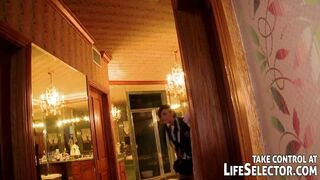 Érzéki utazás a Life Selector univerzumában: Forró egyetemi csajok kezdő kalandjai Isis Taylor és barátnői vad anális triójában