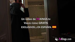 Fiatal lányok és dögös MILF-ek élvezik a forró pornót a FaKingsen – nagy mellek és amatőr tinik best-of válogatása