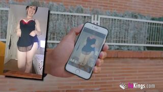 Szomszédjával veszi fel perzselő videóját a FaKingsnél a kéjes anyuka, minden amatőr tűzzel és vággyal