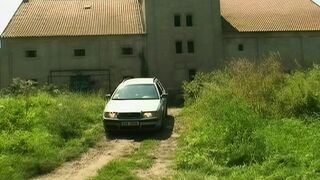 Tini szőke lányok szenvedélyes hármasa vad análban Kasia Linseyvel és lánytársaival