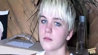 Claudia Downs és Cindy Hope dögös cicikkel habzsolják a vad anál cumizást